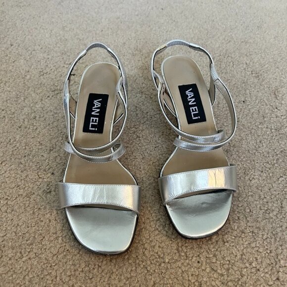 Vaneli silver heels - Picture 1 of 4
